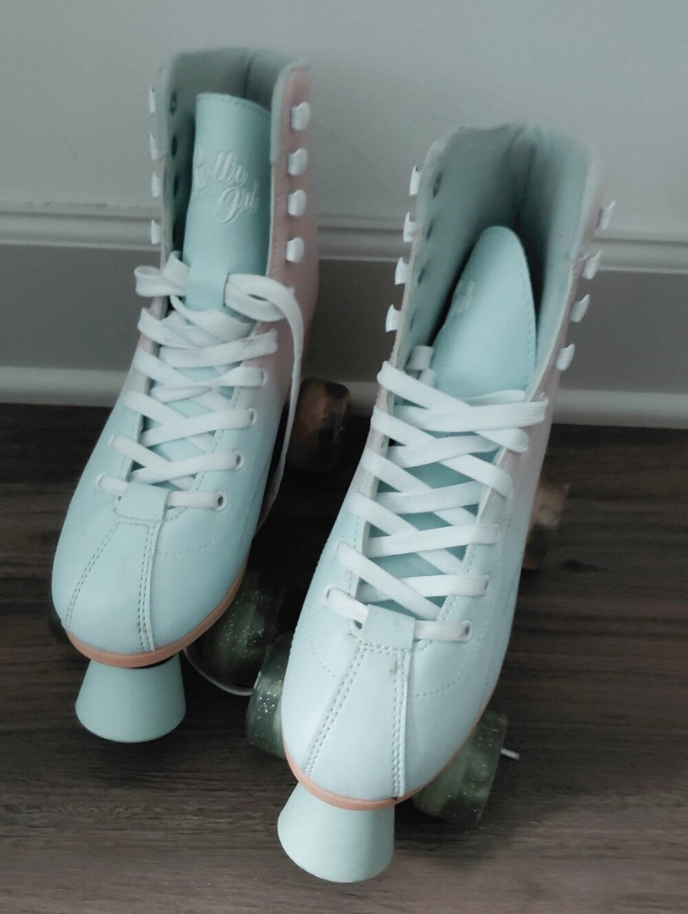 Women's Two-Tone Pastel Leather Roller Skates - Pink & Mint - Picture 2 of 9